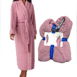 NWT ROOM SERVICE Pink Textured Bathrobe